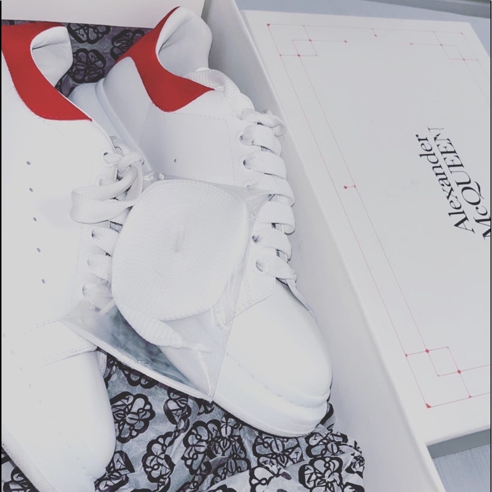 Clean , new laces in box